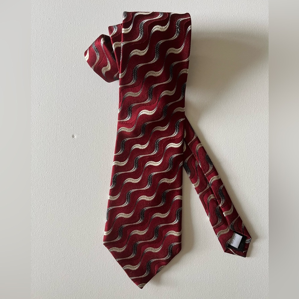 Elegant Red and Cream Men's Tie By CAMPIA MODA
